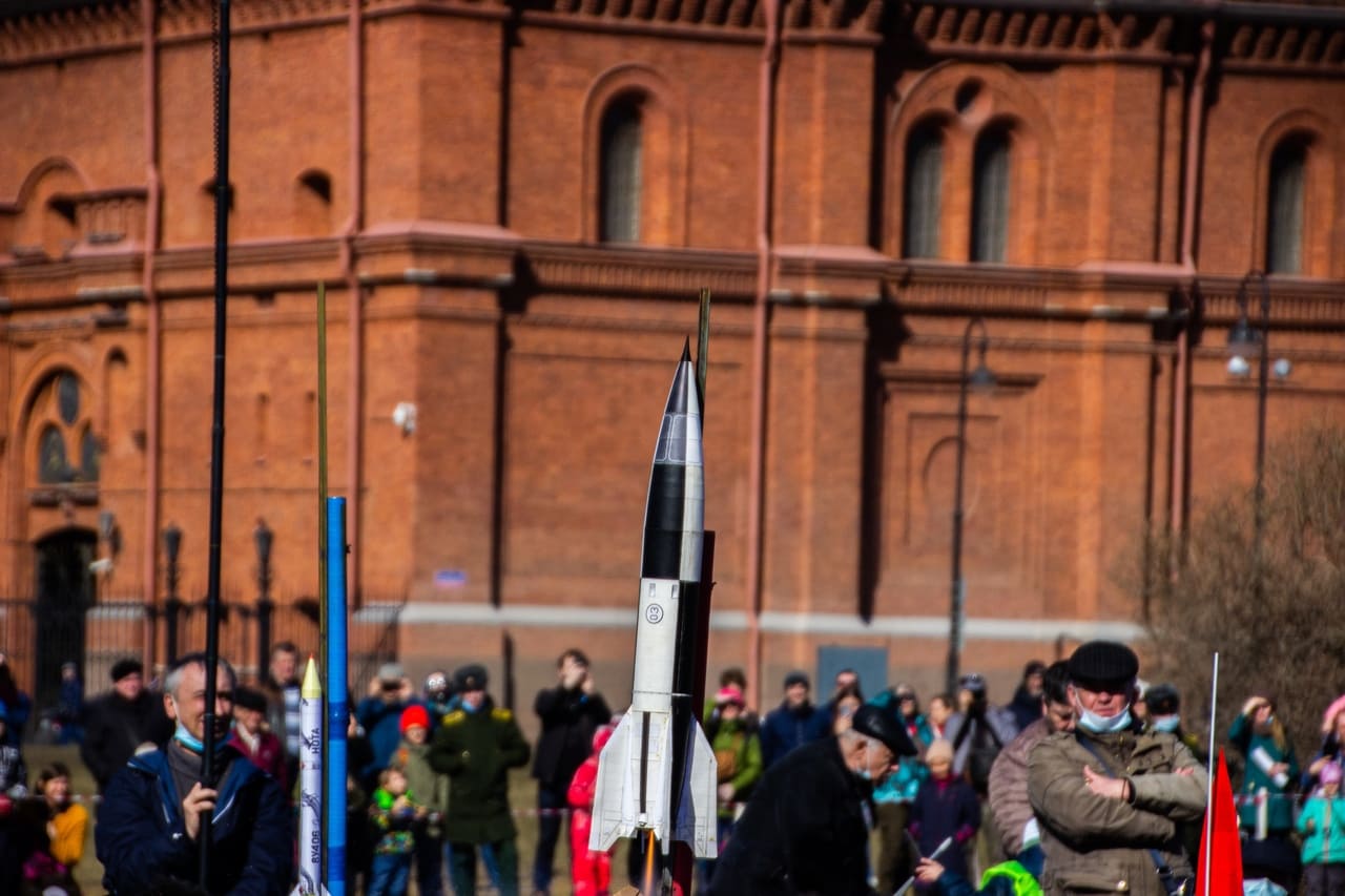 33 traditional demonstration launches of model rockets 10