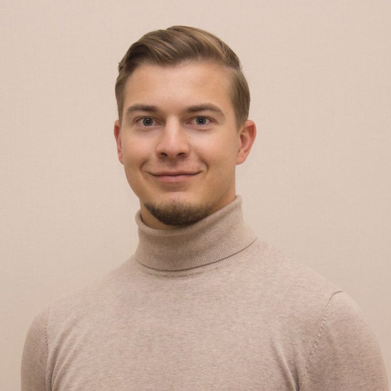 Комаров-Максим